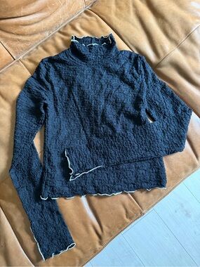 Carly Jean Los Angeles Black Textured Turtleneck Sweater with Cream Trim